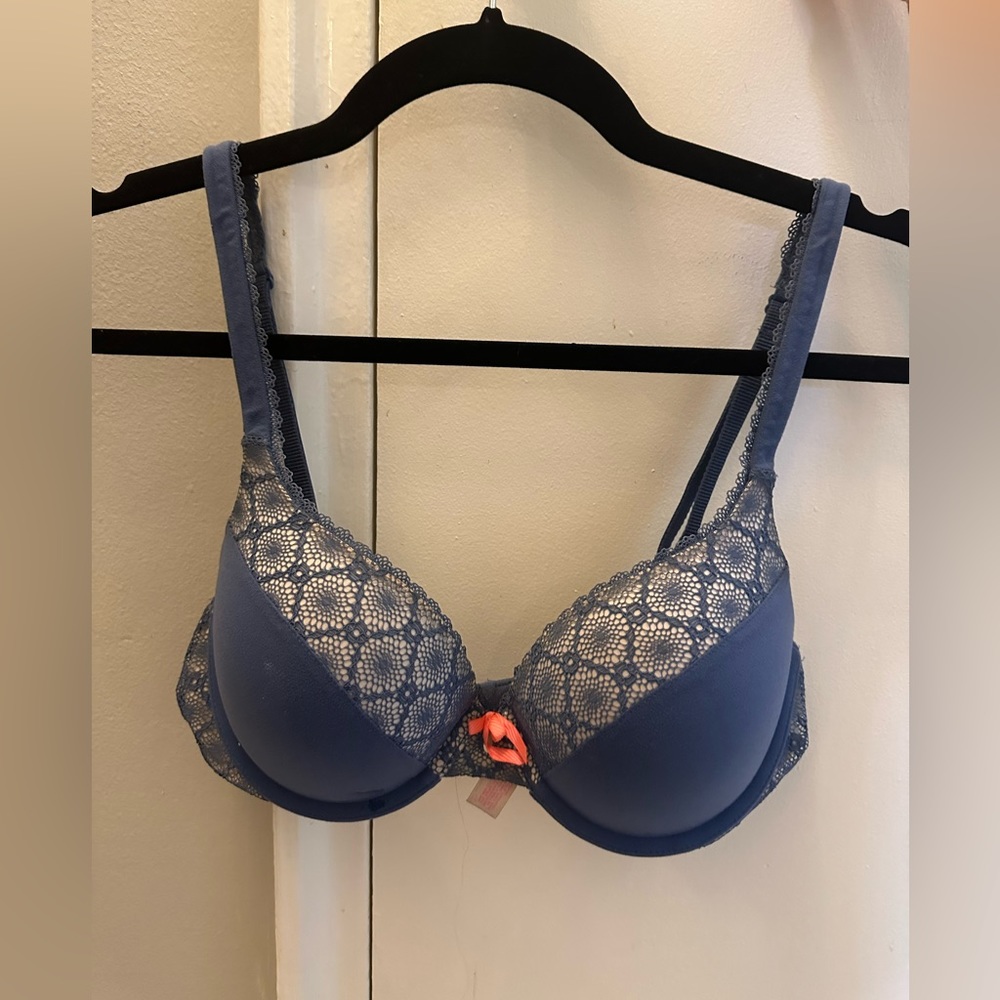Victoria’s Secret push up bra 32D